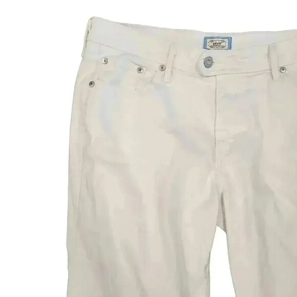 Levi's Women's 515 Capri White Cotton/Spandex Denim Capri Pants - Picture 4 of 13
